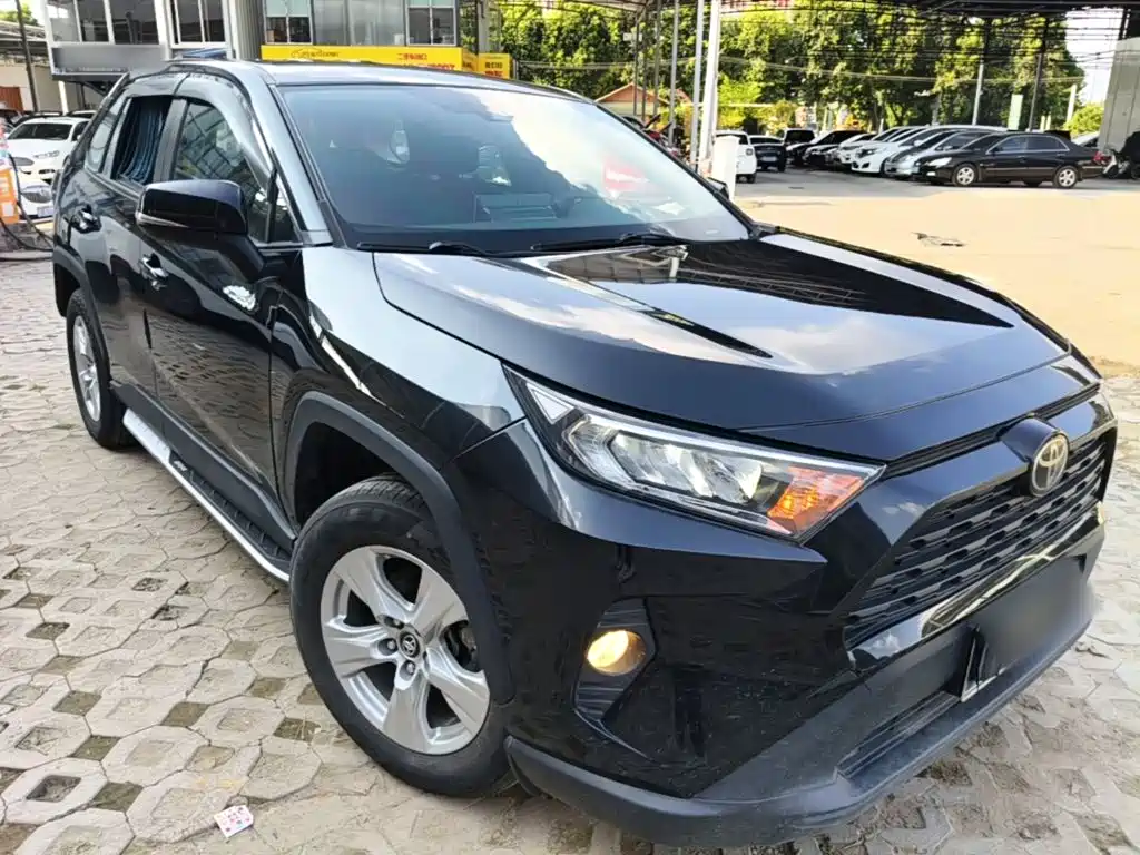 Toyota RAV4 — миниатюра 4