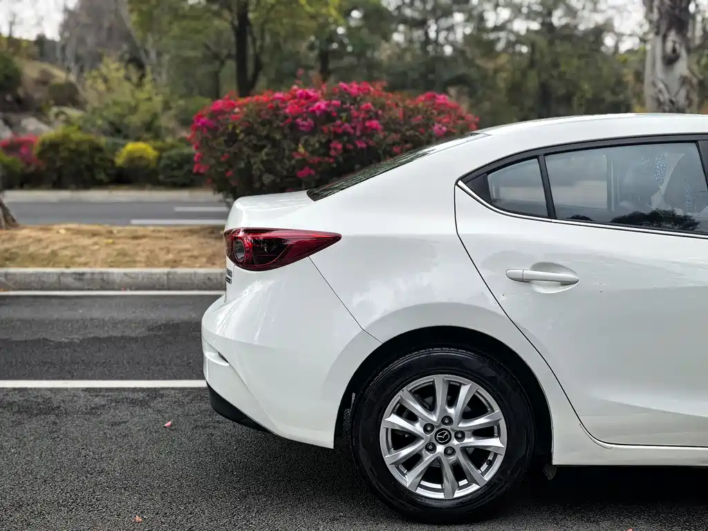 MAZDA 3 ANGKESAILA