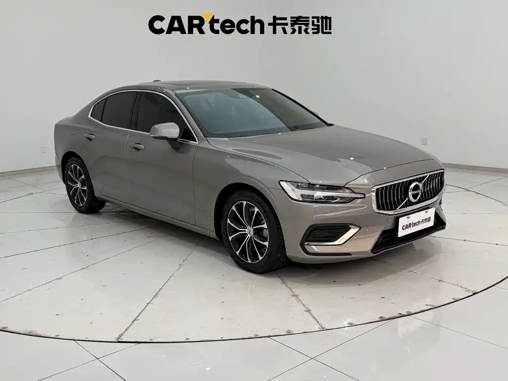 Volvo S60 2022 B4 Luxury