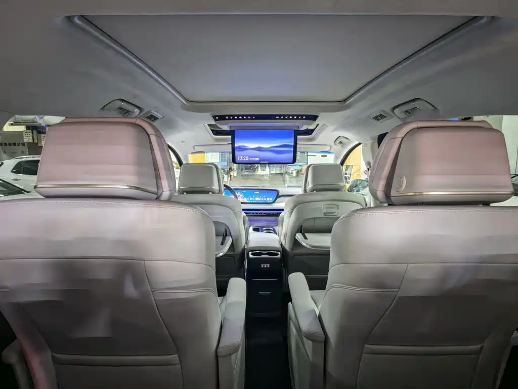Buick GL8 Hybrid — миниатюра 18