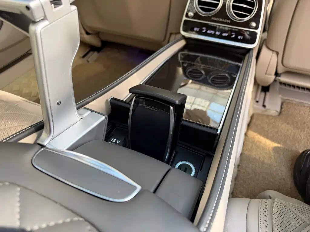 Mercedes-Benz S-Class — миниатюра 17