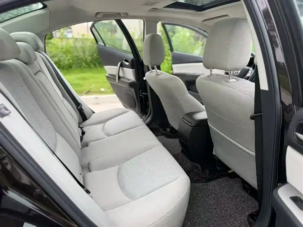 Mazda Ruiyi 2015 2.0L AT Elite