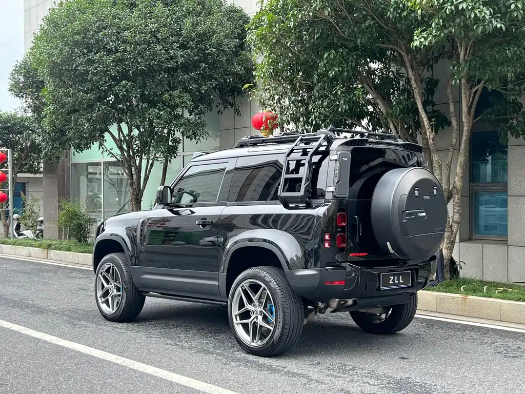 Land Rover Defender — миниатюра 3