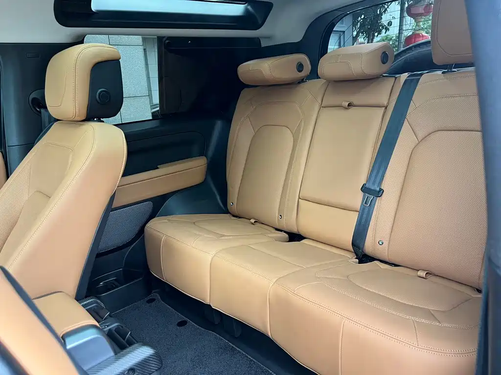 Land Rover Defender — миниатюра 6