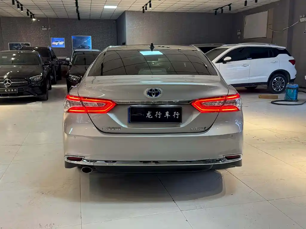 TOYOTA CAMRY
