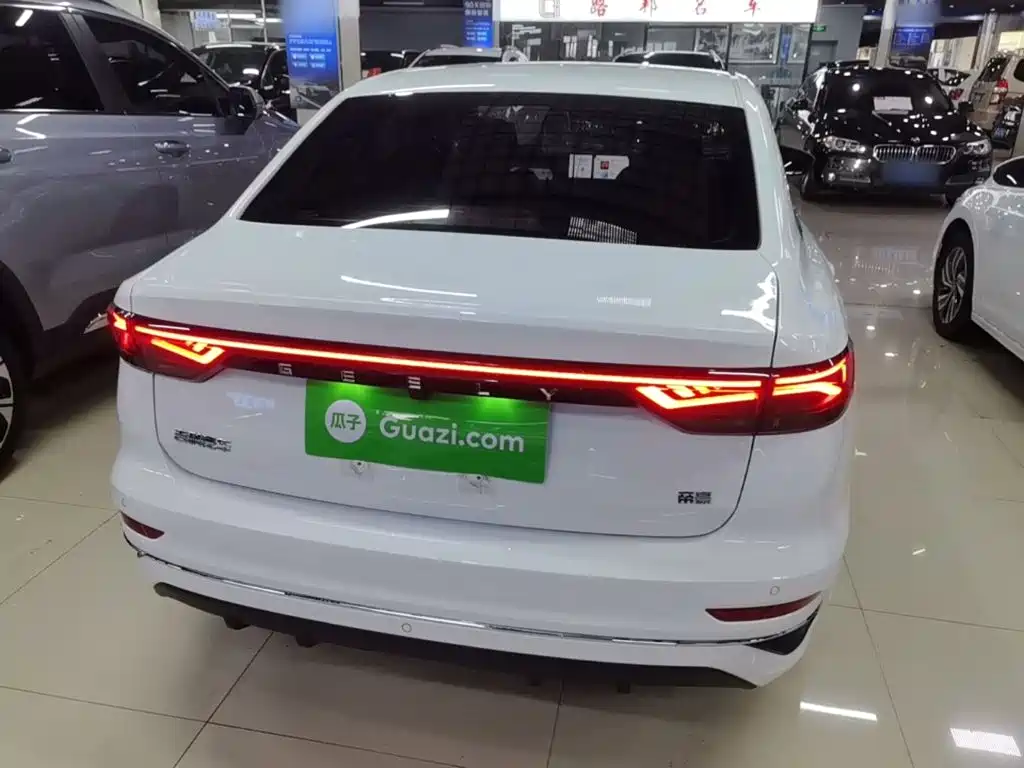 Geely Emgrand — миниатюра 6