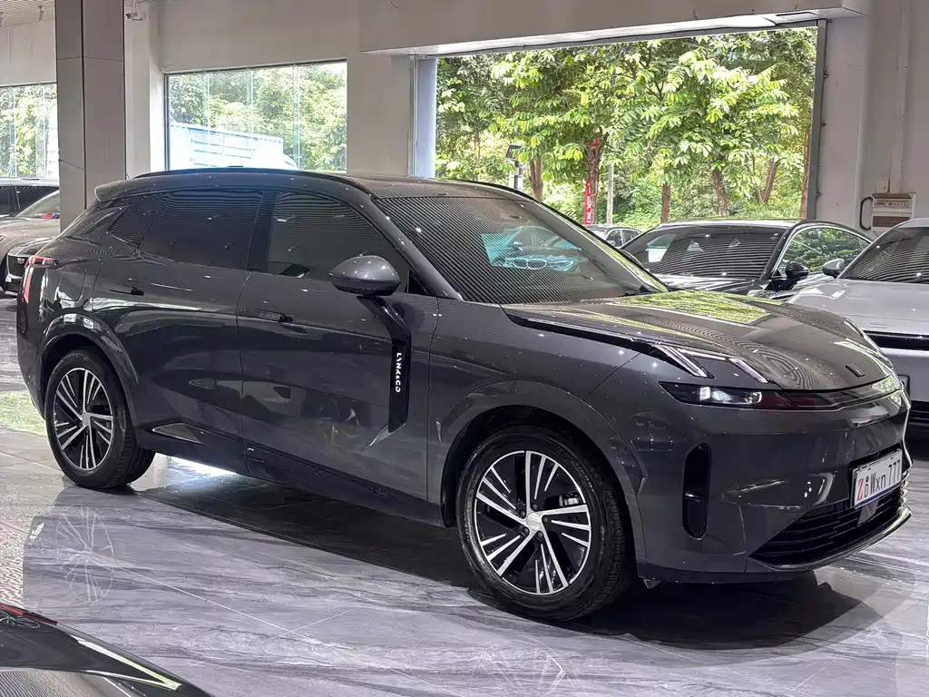 Lynk & Co 08 EM-P 2023 245km Halo