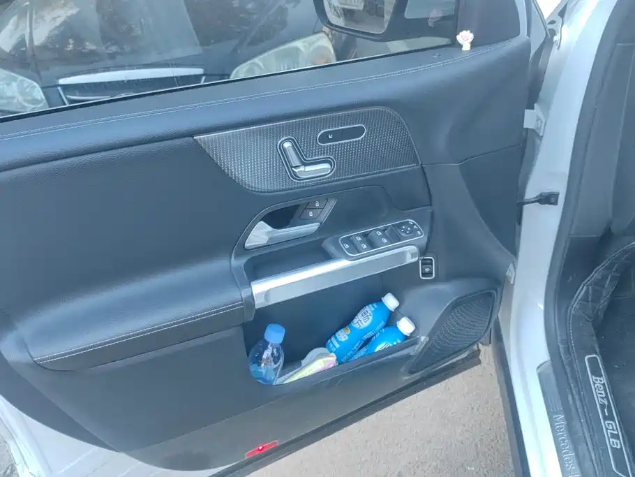 Mercedes-Benz GLB — миниатюра 7
