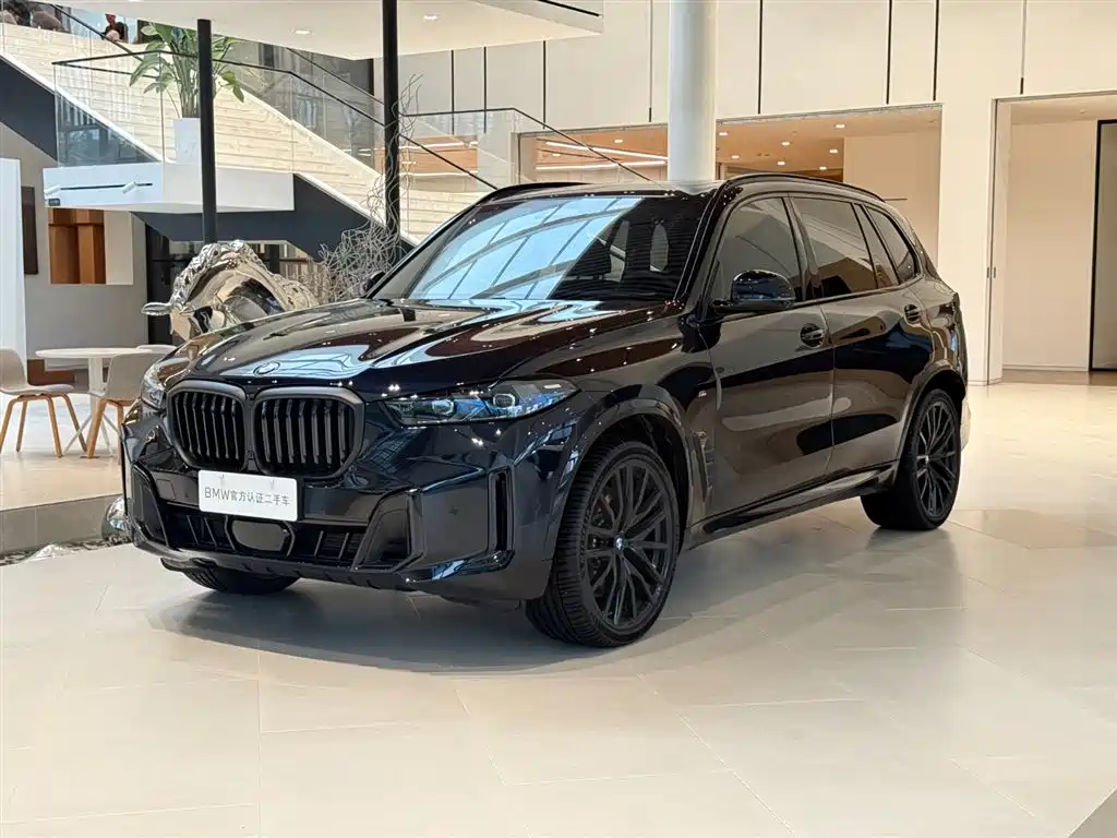 宝马X5 2026款 改款 xDrive 40Li 尊享型M运动曜夜套装