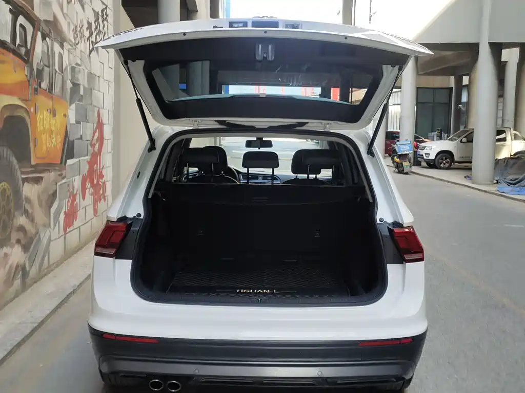 Volkswagen Tiguan L L 2017 330TSI AT