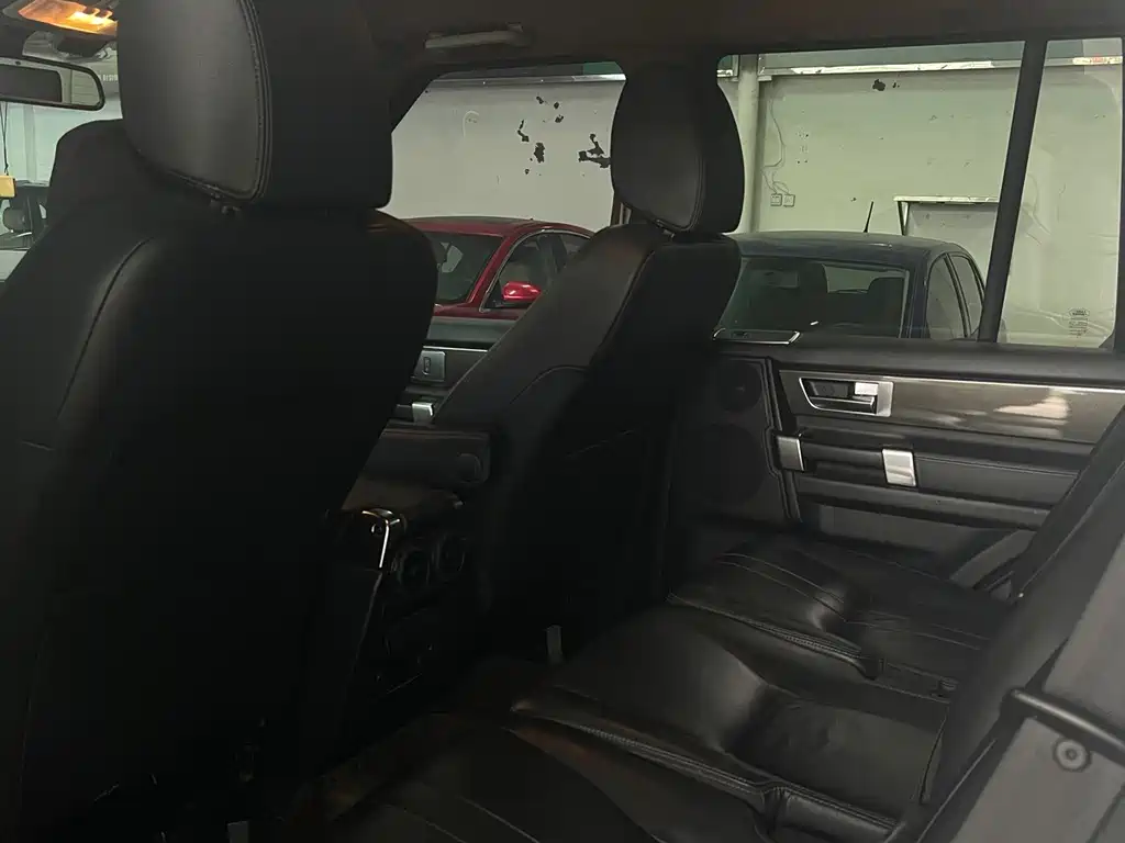 Land Rover Discovery — миниатюра 8