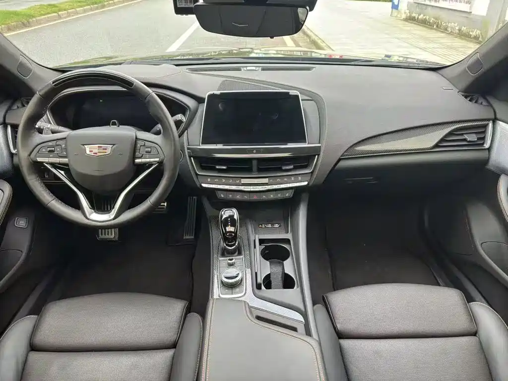 Cadillac CT5 2022 28T