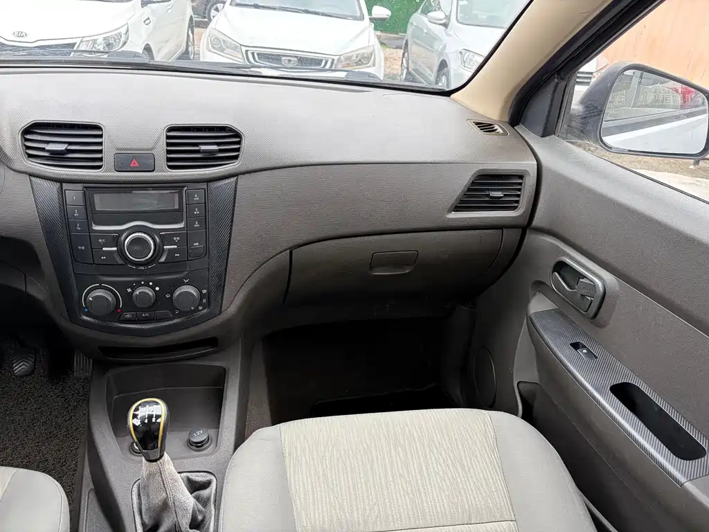 Wuling Hongguang — миниатюра 13