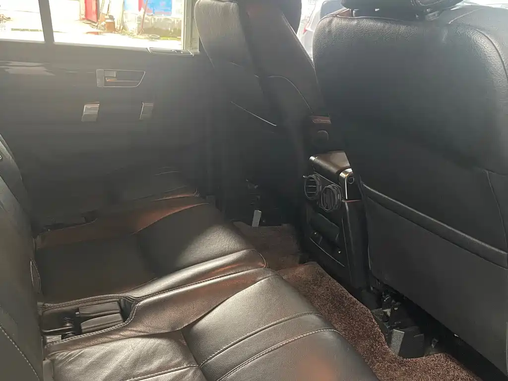 Land Rover Discovery — миниатюра 5