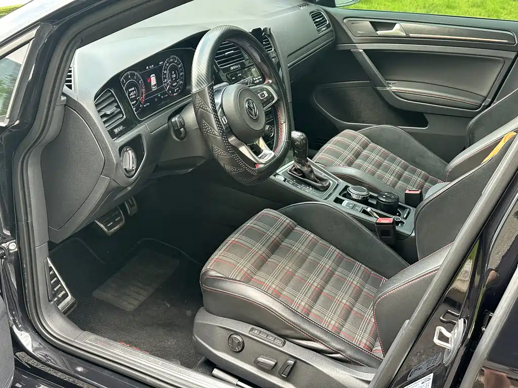 Volkswagen Golf GTI GTI 2018 2.0TSI GTI