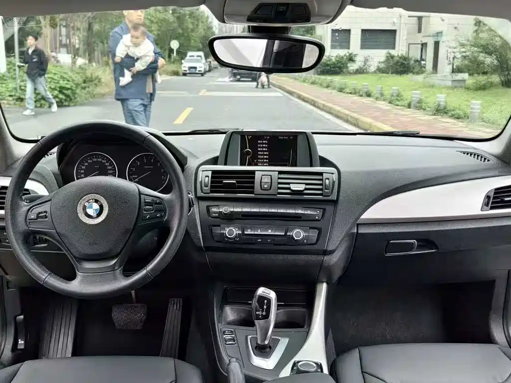 BMW 1 Series (Import) — миниатюра 12