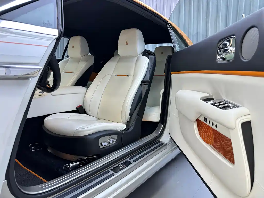 Rolls-Royce Dawn — миниатюра 27