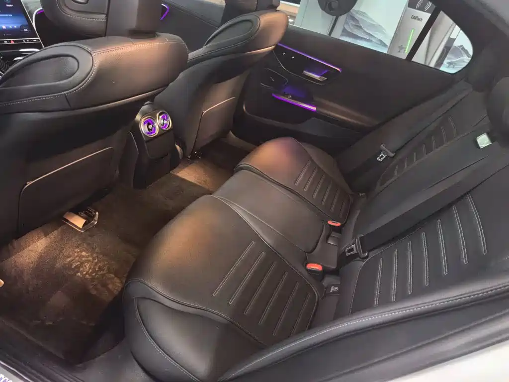 Mercedes-Benz C-Class — миниатюра 13