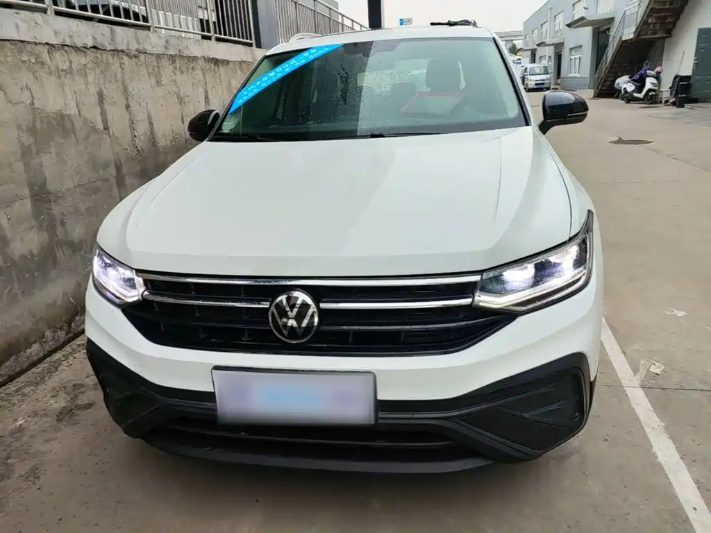 Volkswagen Tiguan L — миниатюра 3
