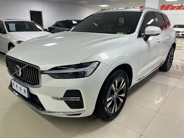 VOLVO XC60 2022