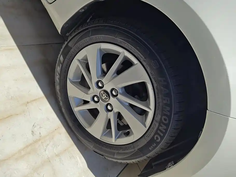 Toyota Yaris L — миниатюра 6