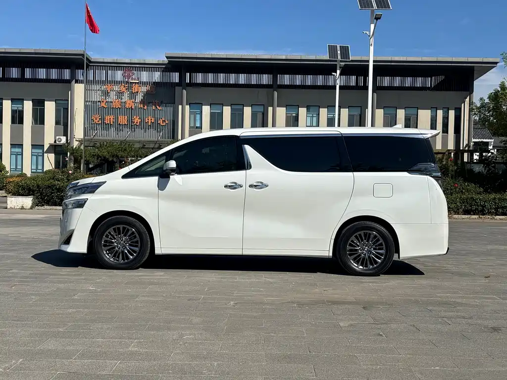 Toyota Vellfire — миниатюра 4