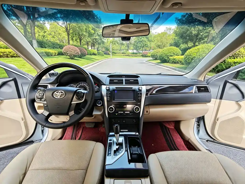 Toyota Camry — миниатюра 5