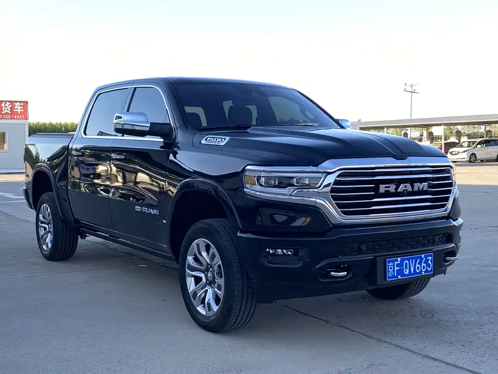 Ram Trucks 2024 5.7L AT