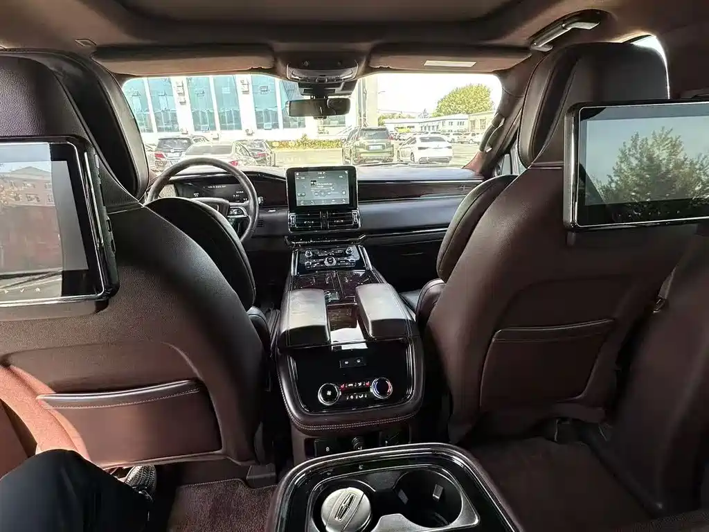 Lincoln Navigator — миниатюра 5