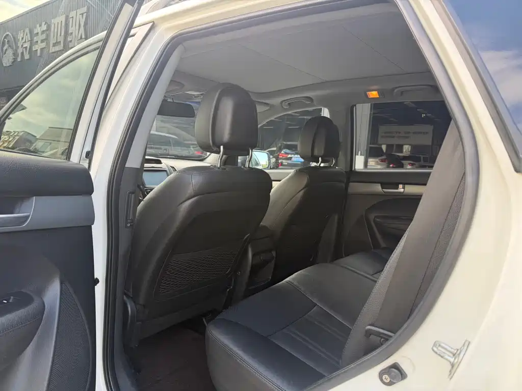 Kia Sorento — миниатюра 8