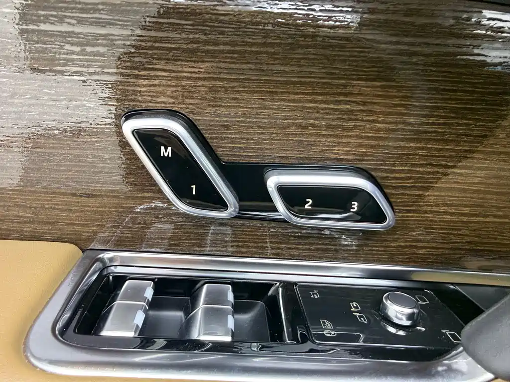 Land Rover Range Rover — миниатюра 20