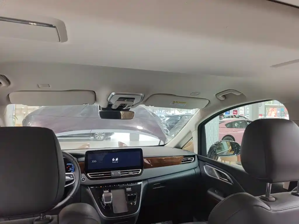 Hongqi Hongqi HQ9 PHEV — миниатюра 18