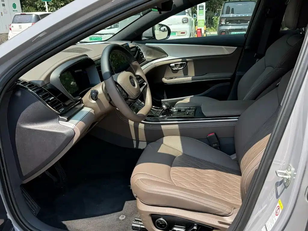 BYD Han 2025 DM-i 125KM Smart Drive
