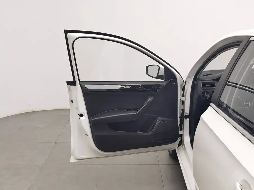 Volkswagen Santana — миниатюра 8