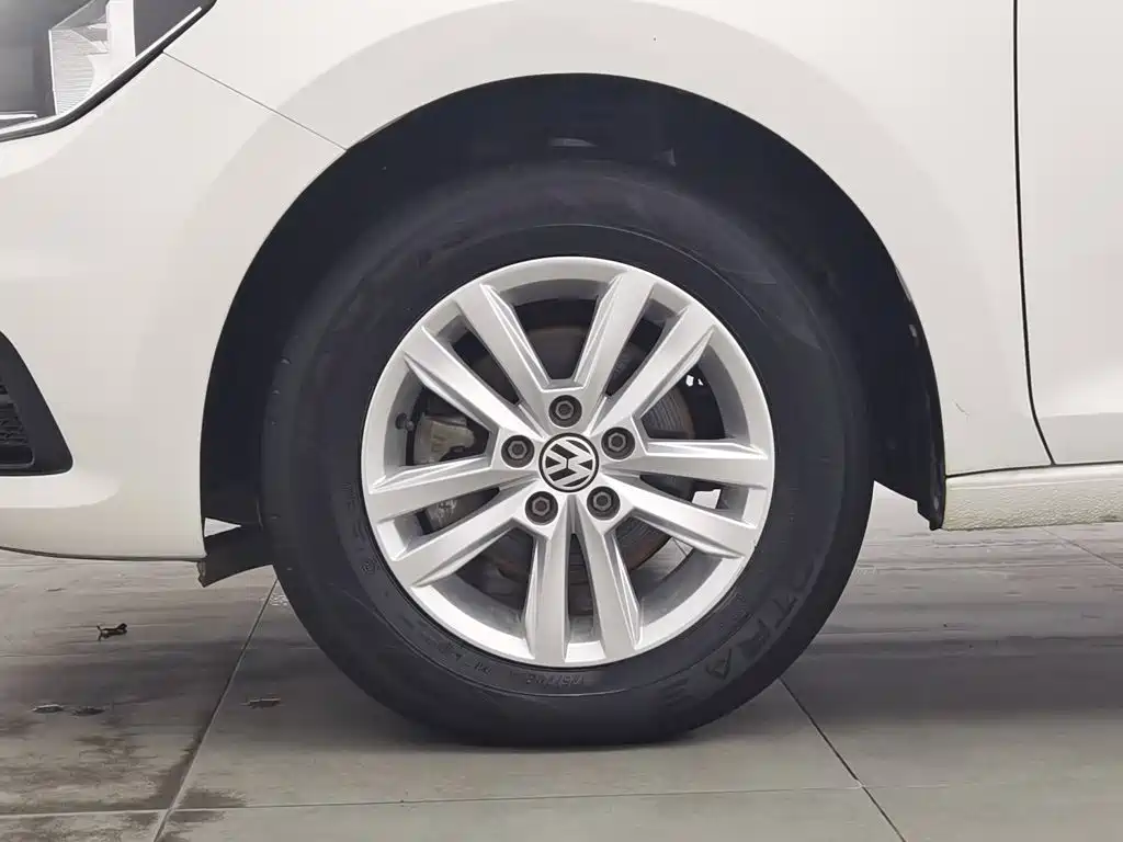 Volkswagen Santana — миниатюра 17