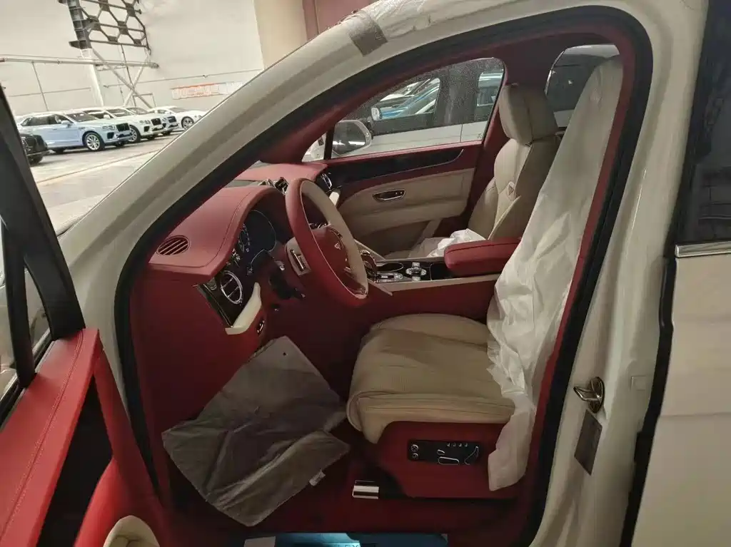Bentley Bentayga — миниатюра 5