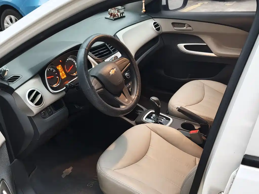 Chevrolet Sail 2015 3 1.3L AMT