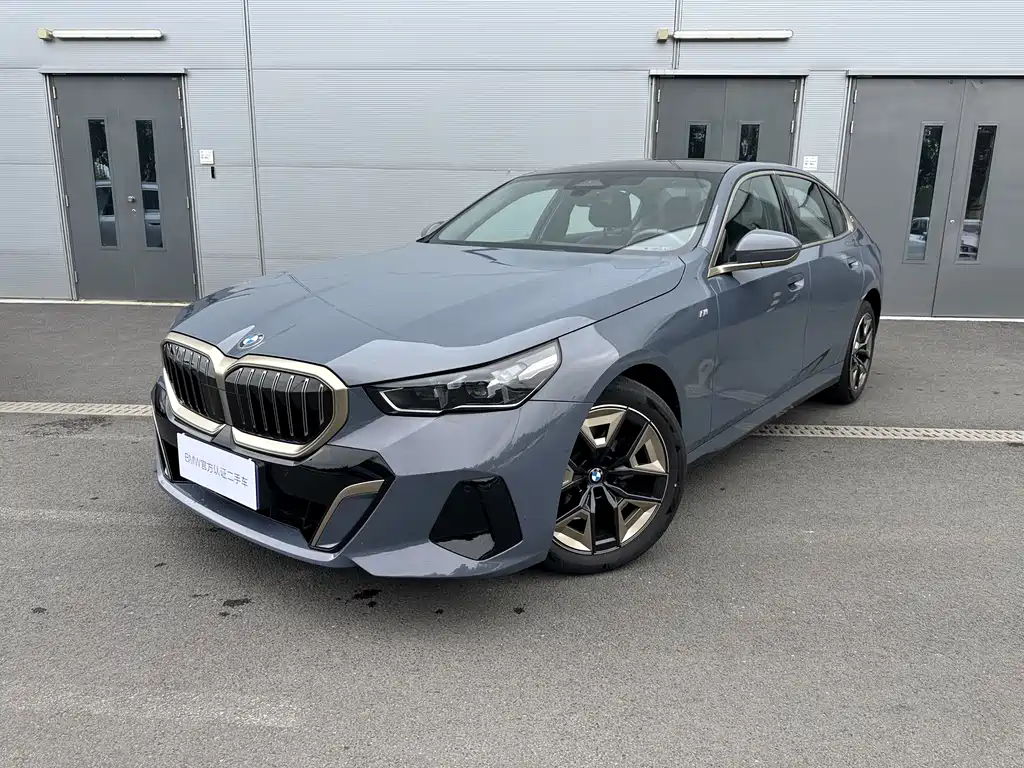BMW 5 Series 2024 525Li M Sport Package