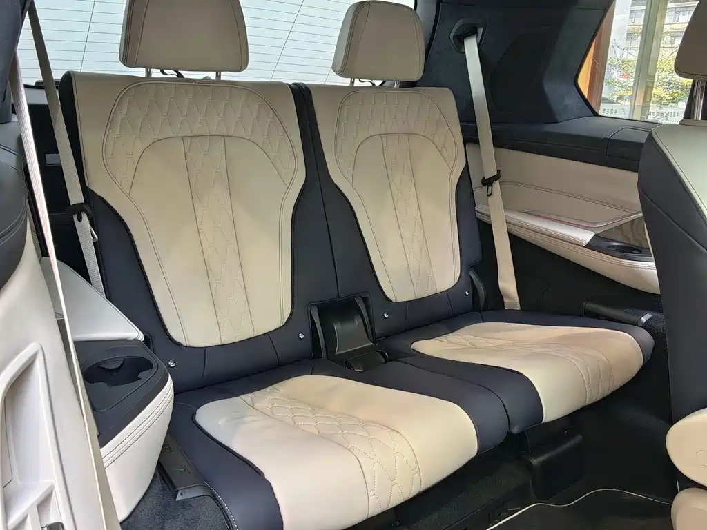 BMW X7 — миниатюра 17