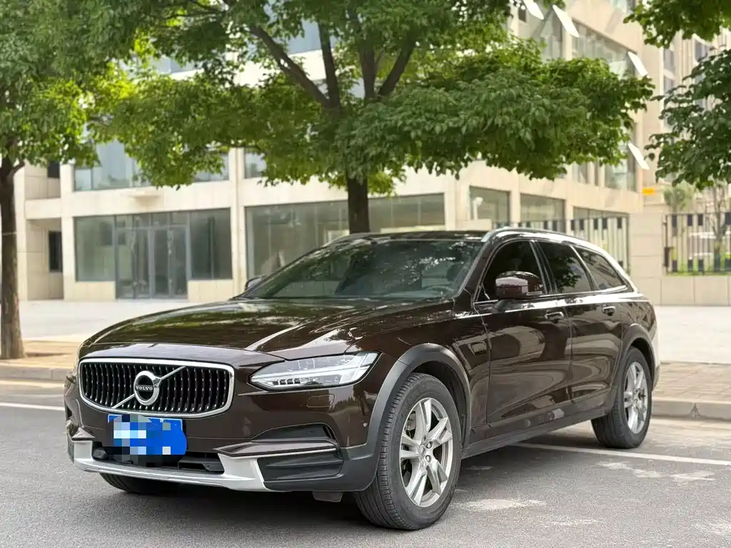 Купить Volvo V90