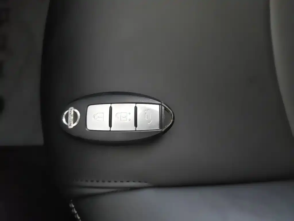 Nissan Bluebird — миниатюра 9