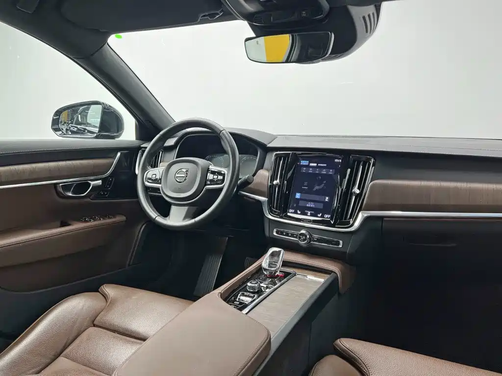 Volvo S90 — миниатюра 21