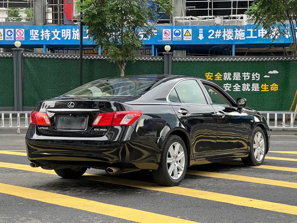Lexus ES — миниатюра 8