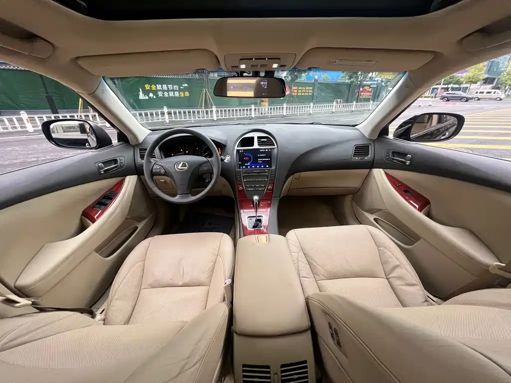 Lexus ES — миниатюра 10