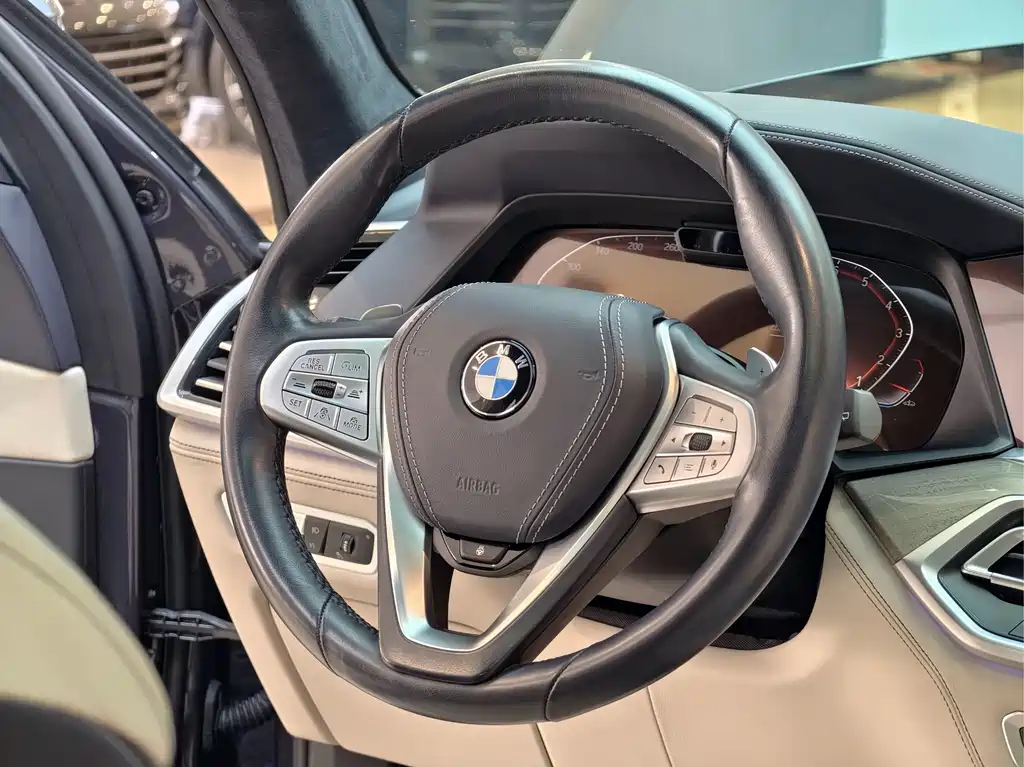 BMW X7 — миниатюра 22