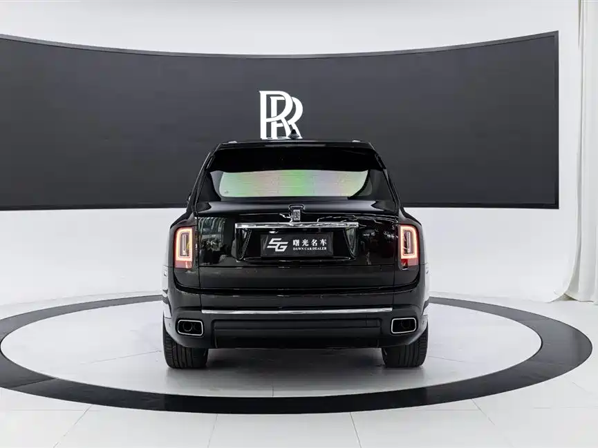 Rolls-Royce Cullinan 2018 мест