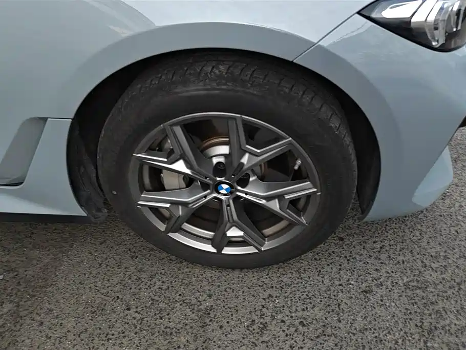 BMW i3 2025 eDrive 35 L