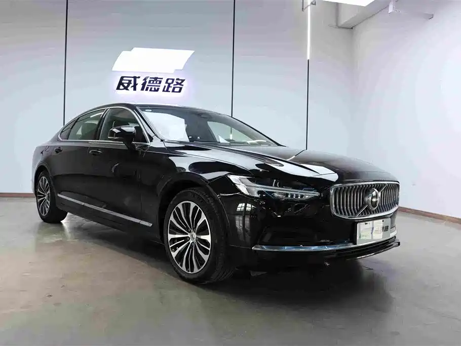 Volvo S90 2024 B5 Luxury