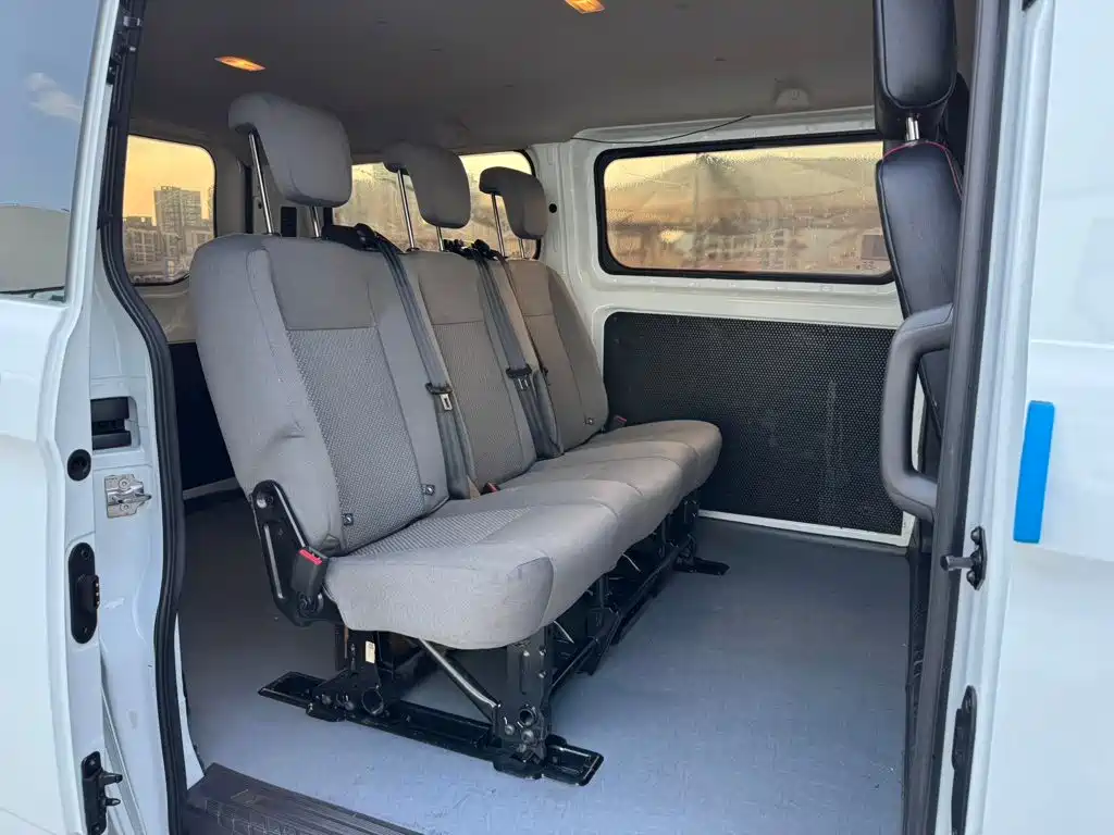 Ford Transit — миниатюра 9