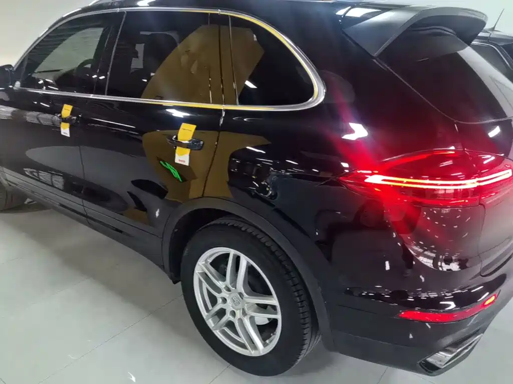 Porsche Cayenne — миниатюра 5